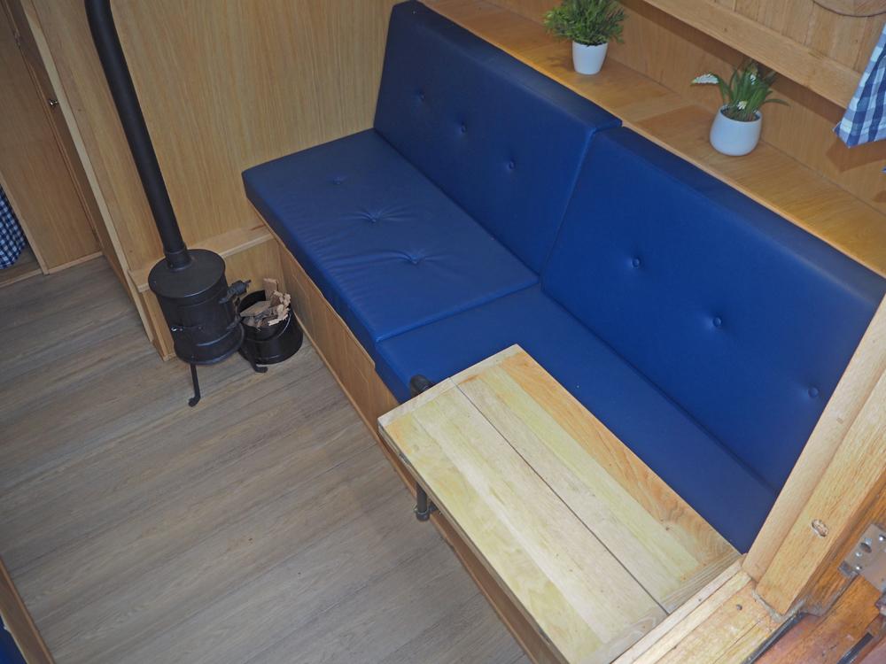 Saloon, Accommodation